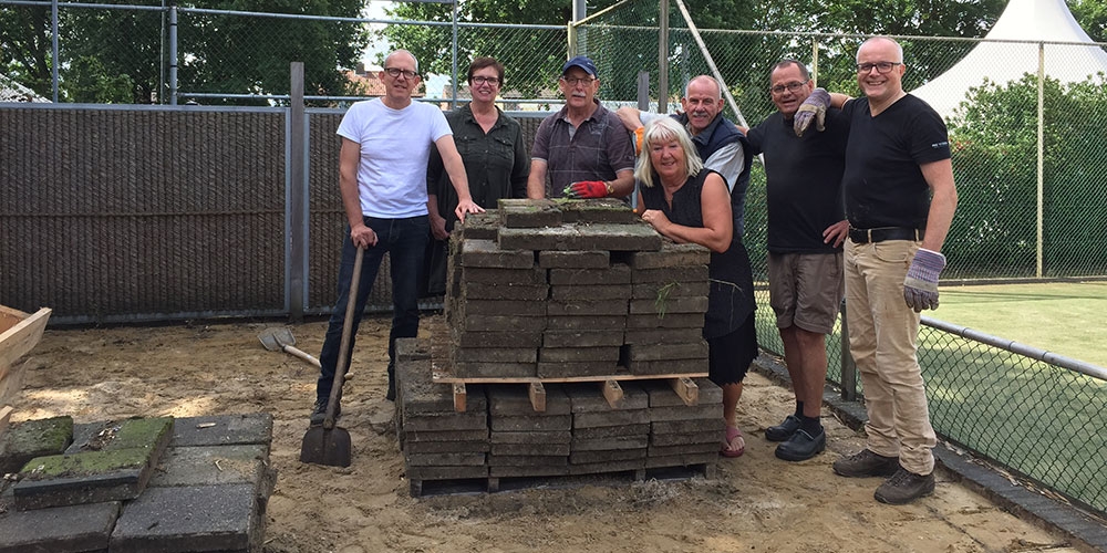 De zeven terraswerkers van TCL.