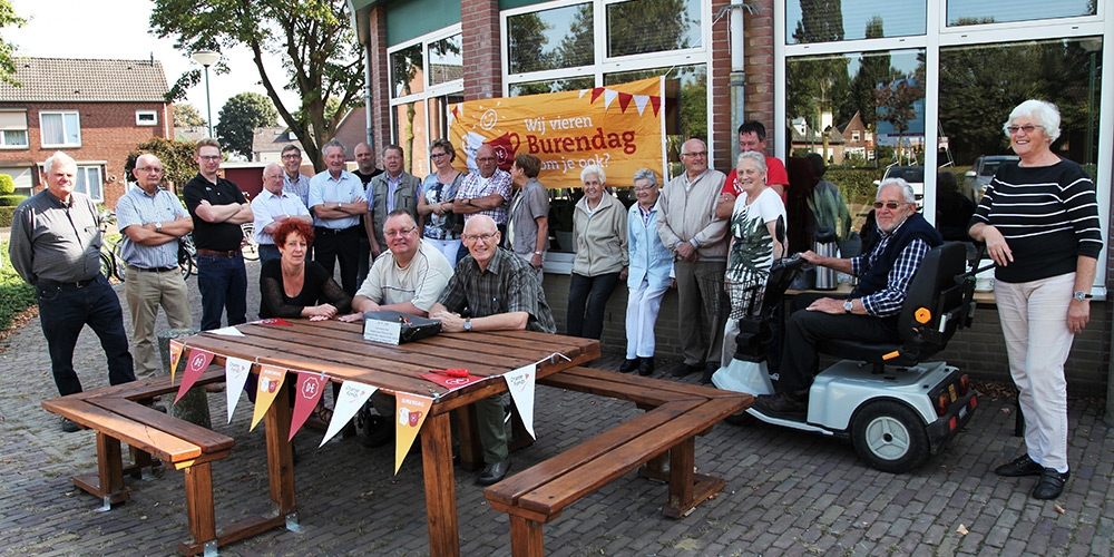 Een van de vele SHC projecten in samenwerking met andere verenigingen: Nat. Burendag jl. bij wijk accommodatie De Wester.