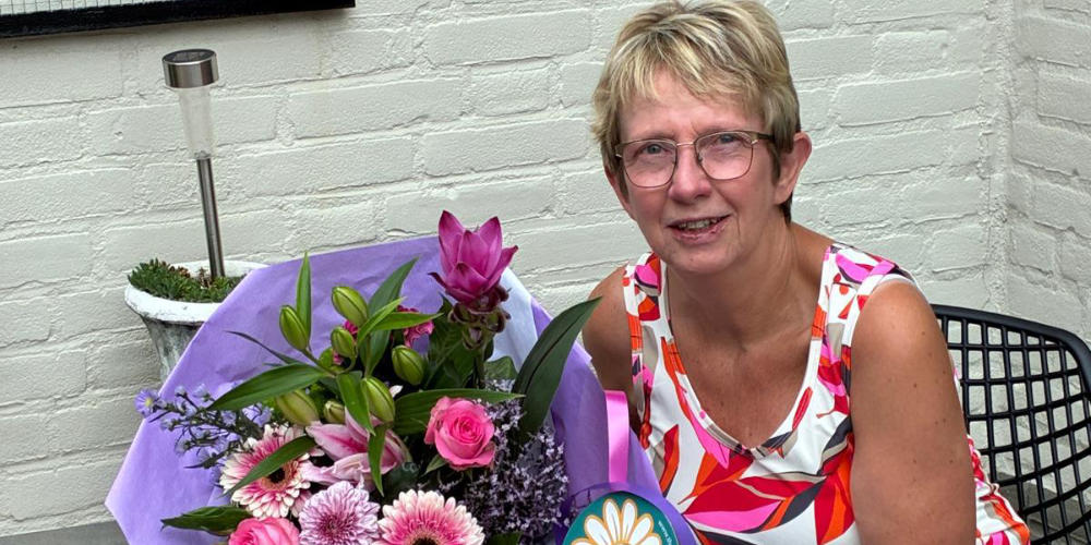 Weekboeket voor Nelly Bastiaans in Mill