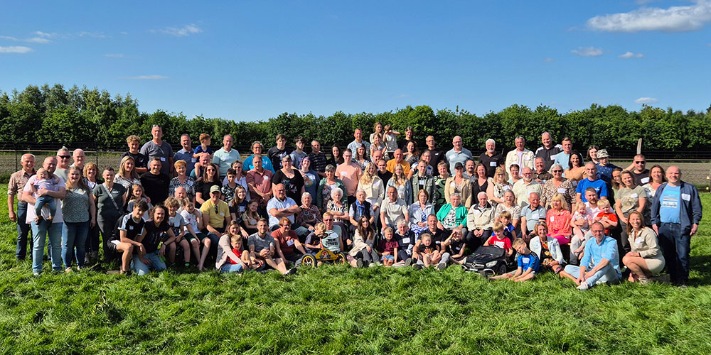 Reünie familie Hermens uit Wilbertoord