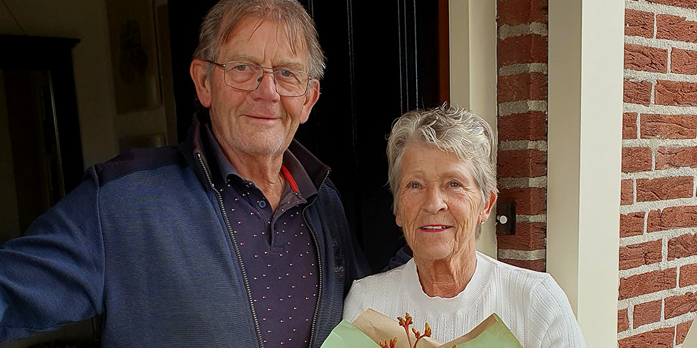 Weekboeket voor Harry en Ineke v.d. Linden in Mill