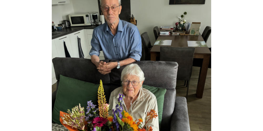 Weekboeket voor Jeanne en Gerrit van de Lockand in Mill