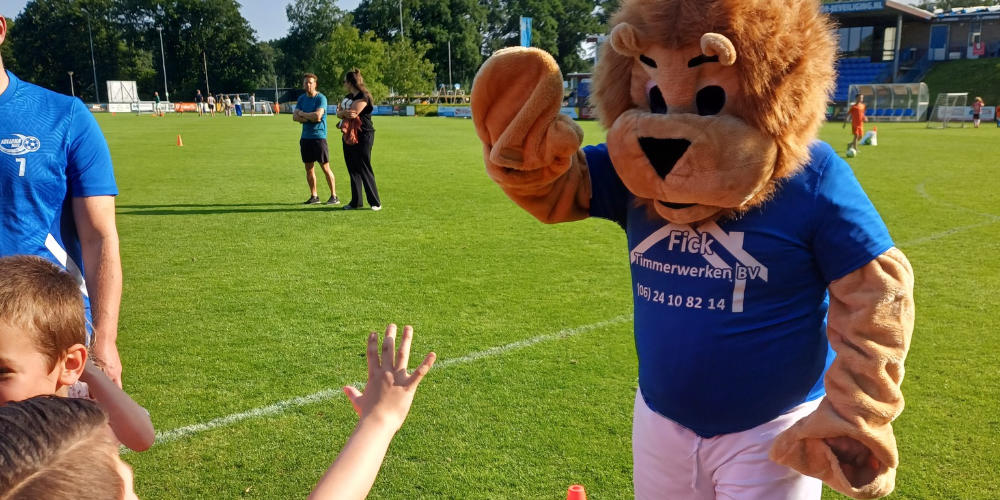 Jeugdvoetbal bij Juliana: meer dan alleen sport!?
