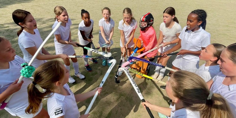 Komende zaterdag 23 augustus 13.00 uur Hockey Instuif middag!