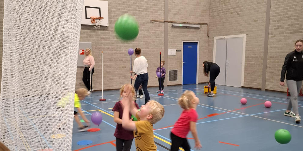 Kleine sporthelden gezocht bij de Sportspeeltuin van VAMOS!