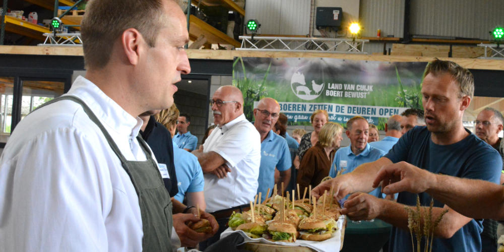 Proef het Broodje Land van Cuijk op het Pluk & Oogstfeest in Mill