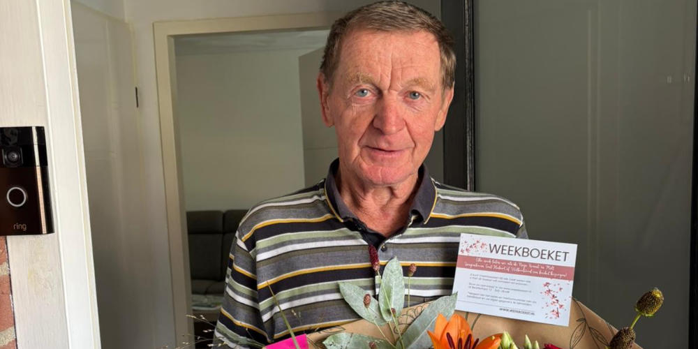 Weekboeket voor Henk Jans in Langenboom
