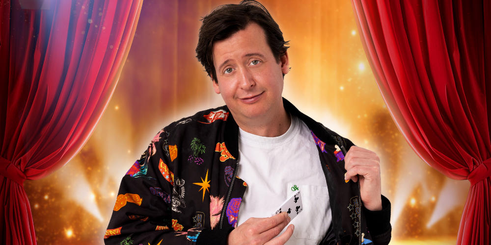 Steven Kazàn tovert lachsalvo’s in Theater Myllesweerd