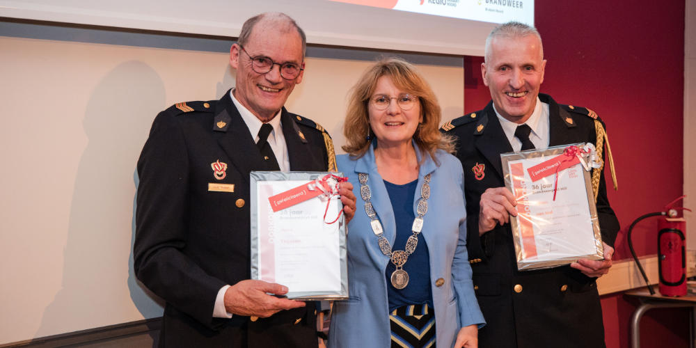 Afscheid post Mill van Johan van Hal en Jules Thijssen na 36 dienstjaren