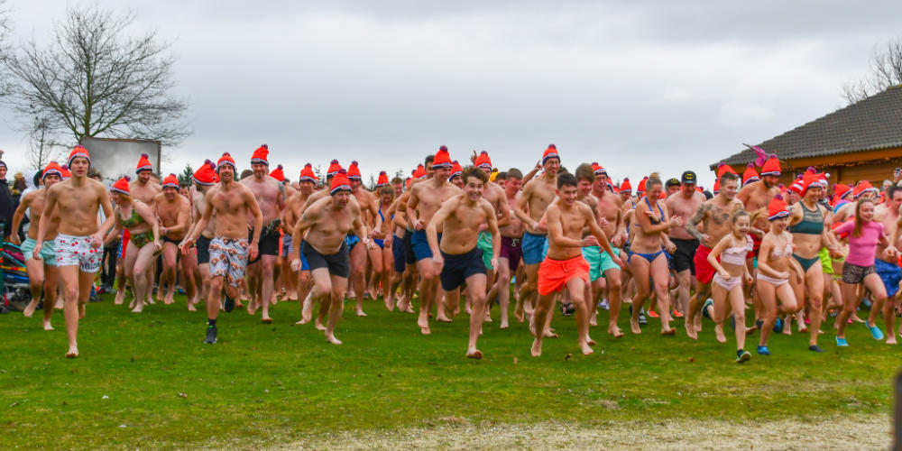 Duik jij mee tijdens de Unox Nieuwjaarsduik 2026 in Langenboom?
