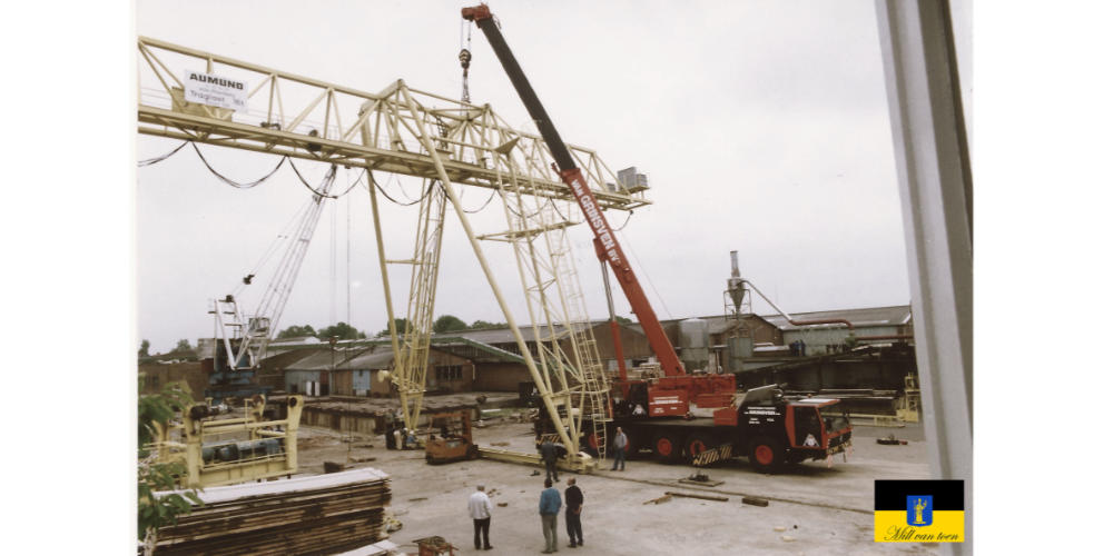Mill van Toen: Nieuwe portaalkraan voor van Hout