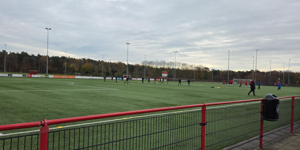 SES verliest 3-0 in Malden