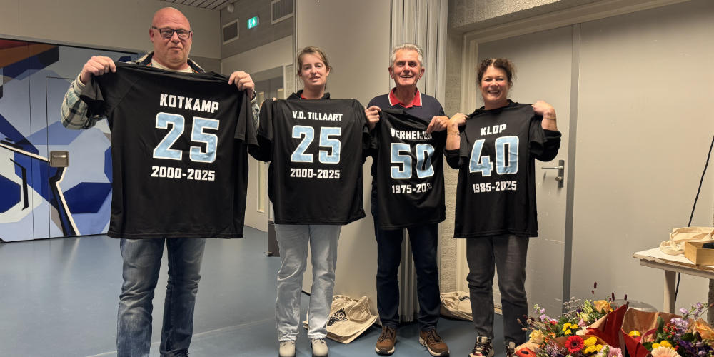 VAMOS jubilarissen in het zonnetje tijdens algemene ledenvergadering