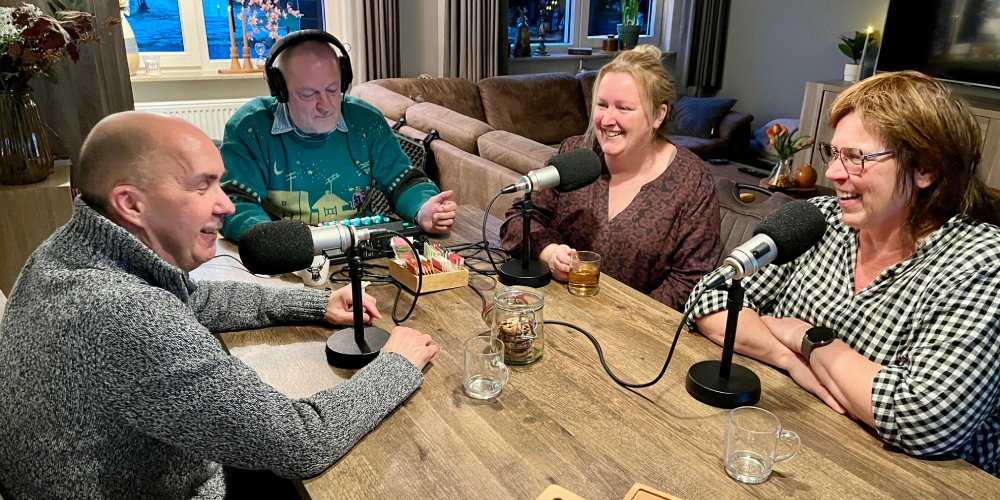 Tien jaar Bij Sas en Bep: bijzondere mijlpaal gevierd in De Neije Krant Podcast