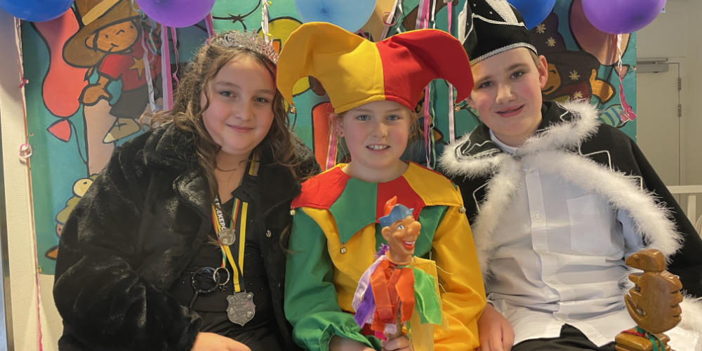 Dubbel feest op De Kameleon: De heersers van De Noelemak 2026 en de Dag van de Conciërge