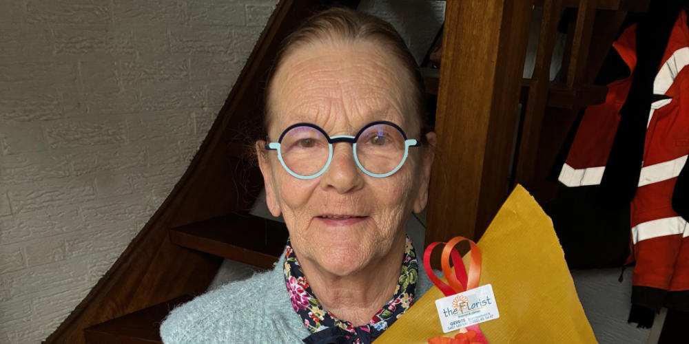 Weekboeket voor Betty Willems in Langenboom