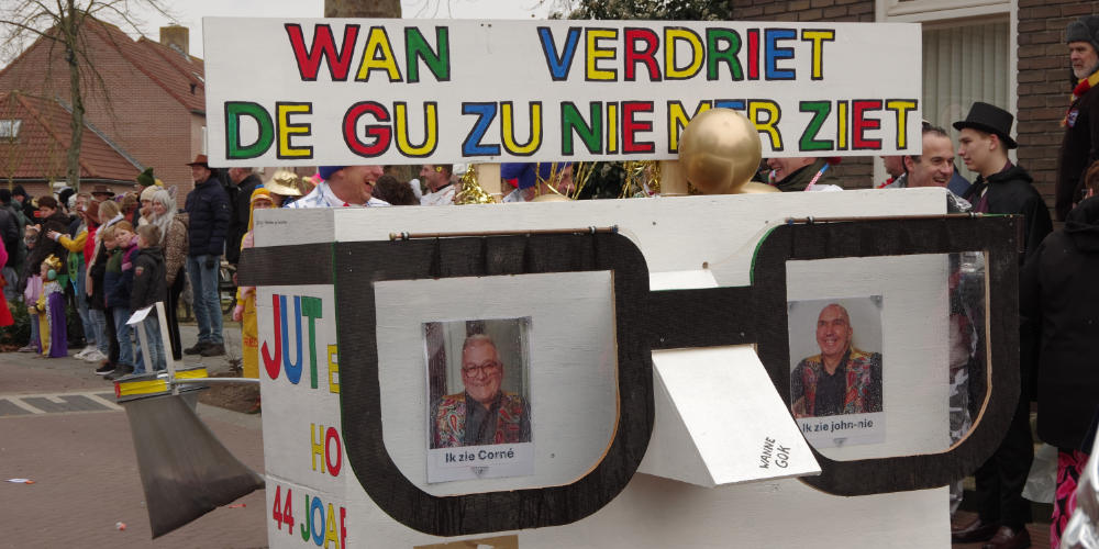 Volop aandacht voor afscheid Jut en Jul tijdens pronkzittingen en optocht in Mill