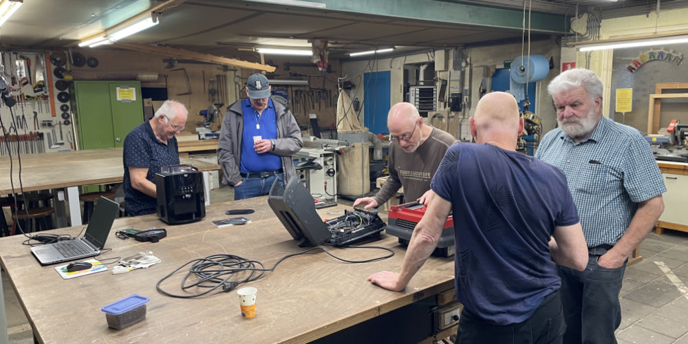 Hobby Centrum Mill helpt vrijdag 24 april met reparaties