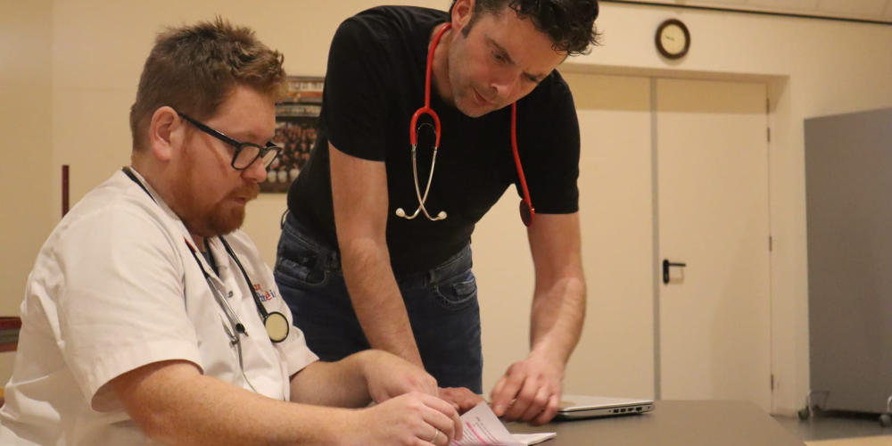 Toneelvereniging TOV brengt komedie ‘De Geweldige Dokter Paul’ op de planken in Wanroij