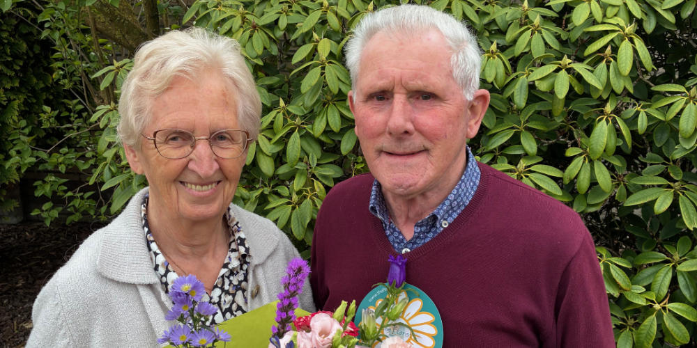 Weekboeket voor Jo en Lies Verbeek in Langenboom