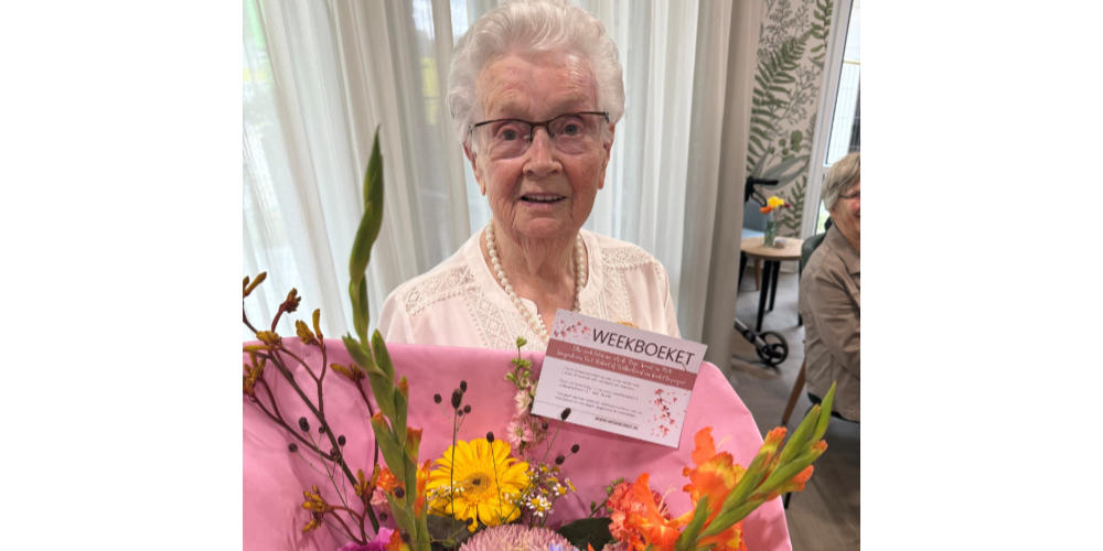 Laatste Weekboeket van het seizoen voor 100-jarige Corrie Janssen
