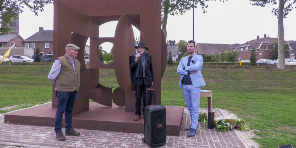 Beeld Cercle et Carré van Frans Klerkx onthuld in Aldendrielpark