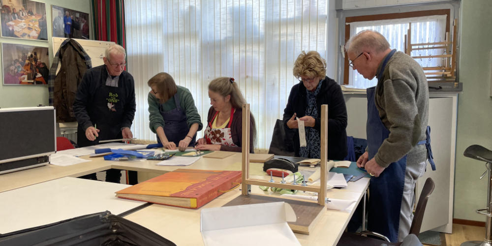 Van losse vellen naar een uniek boek - Ontdek de ambachtelijke hobby boekbinden bij Hobby Centrum Mill