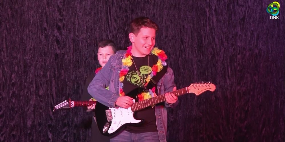 Video: Kroegentocht door AKM pronkzitting Wilbertoord