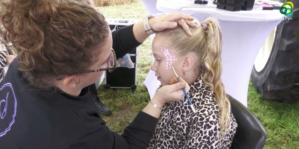 Video: Zon zorgt alsnog voor veel bezoekers bij Wilbertoord Pakt Uut
